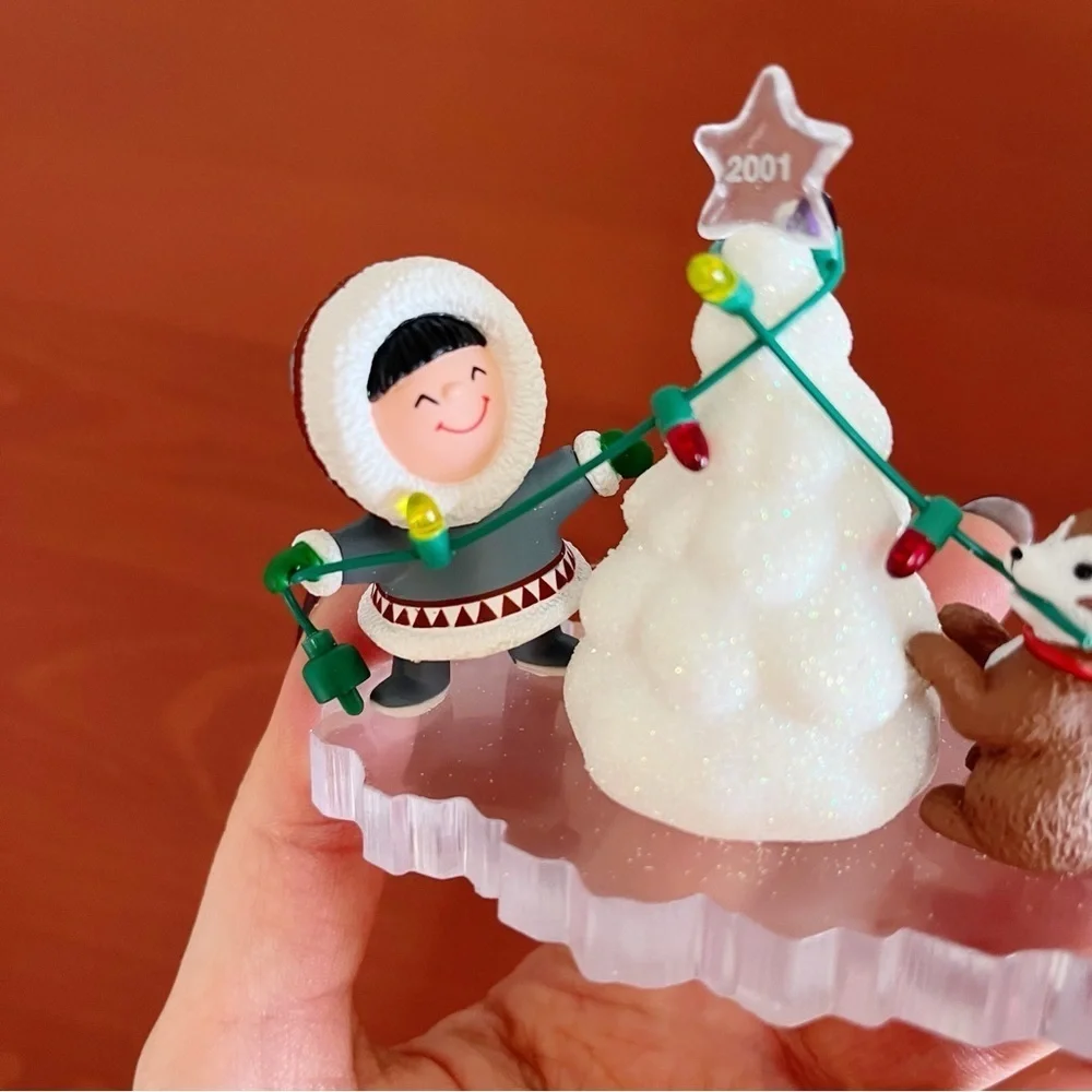 Hallmark Frosty Friends Collector's Series Christmas Tree Ornament 2001